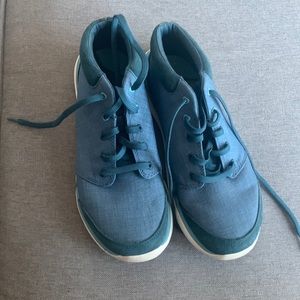 Teva sneakers